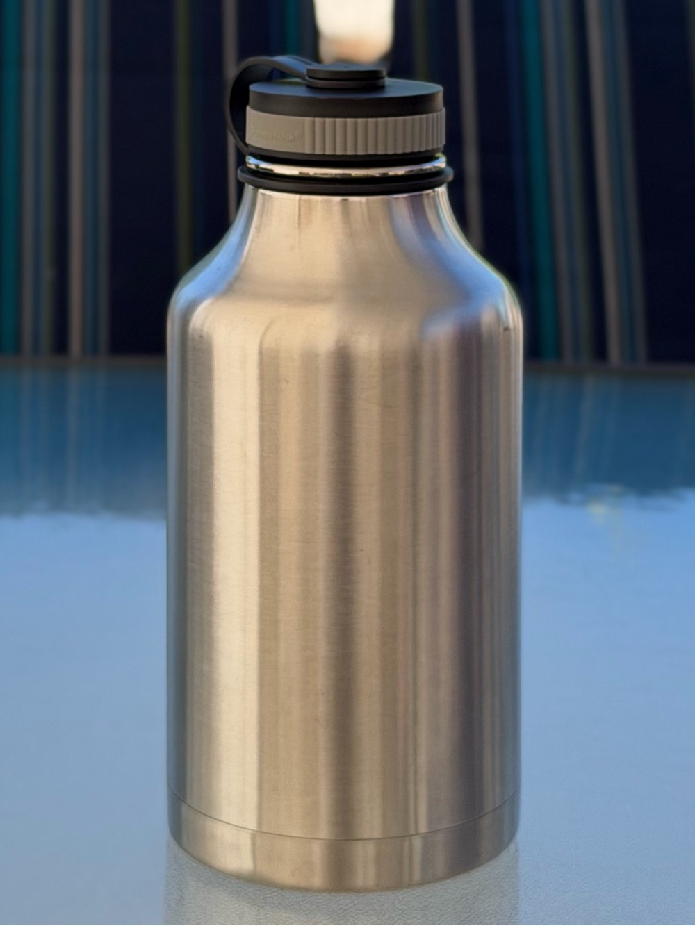 Hydro Flask 64 Oz. Stainless Steel Vacuum Insulated Water Bottle ~ Flawed - Picture 3 of 10
